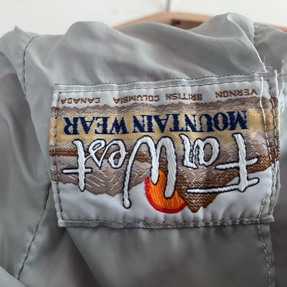 Vintage rain/wind proof jacket size small - Picture 2 of 4